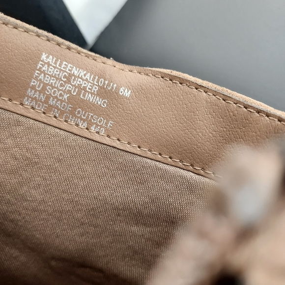 Women's Madden NYC Kalleen taupe ankle boots - Size 6M - Picture 3 of 9